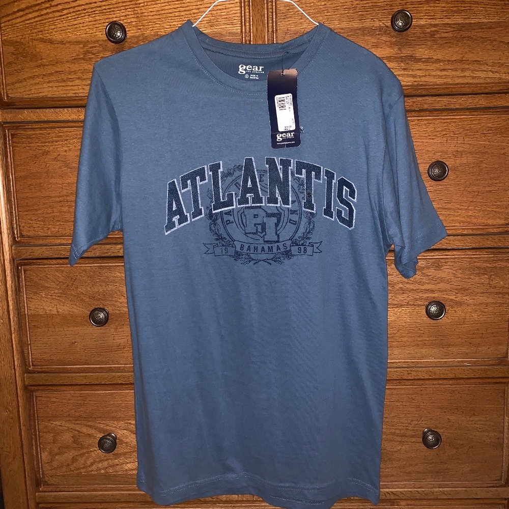 NWT Atlantis Bahamas Gear T-Shirt (Men's Small)